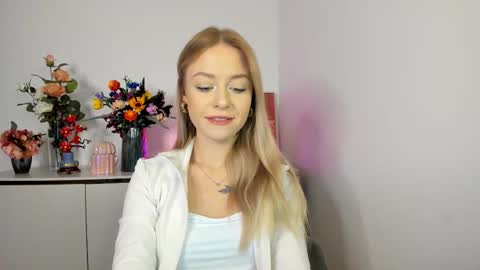 Snapshot of perfectxcindy chatting on 11-10-25, 07:18 Cindy online show from 11-10-25, 07:18