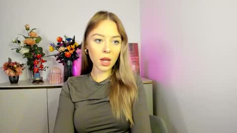 Snapshot of perfectxcindy chatting on 11-18-25, 06:29 Cindy online show from 11-18-25, 06:29