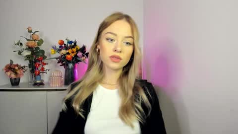 Snapshot of perfectxcindy chatting on 11-24-25, 06:24 Cindy online show from 11-24-25, 06:24