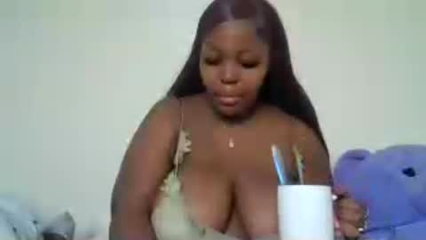 Snapshot of periwinkle200 chatting on 06-19-26, 05:56 wilia online show from 06-19-26, 05:56