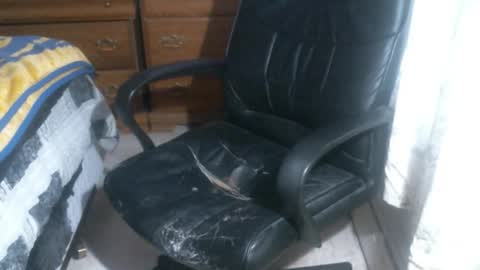 perkymalenipples online show from 12-18-25, 03:07