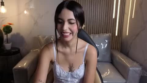 Snapshot of perla_lovely chatting on 05-20-26, 12:22 perla_lovely online show from 05-20-26, 12:22