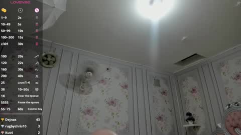 Snapshot of perla_milf4u chatting on 01-14-25, 11:05 PERLA online show from 01-14-25, 11:05