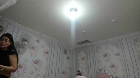 Snapshot of perla_milf4u chatting on 02-18-25, 06:58 PERLA online show from 02-18-25, 06:58