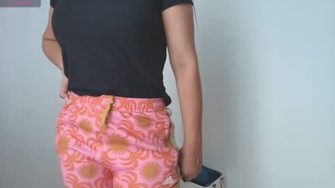 Snapshot of perla_milf4u chatting on 09-26-25, 09:19 PERLA online show from 09-26-25, 09:19