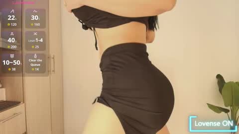 Snapshot of perla_milf4u chatting on 11-01-25, 12:07 PERLA online show from 11-01-25, 12:07