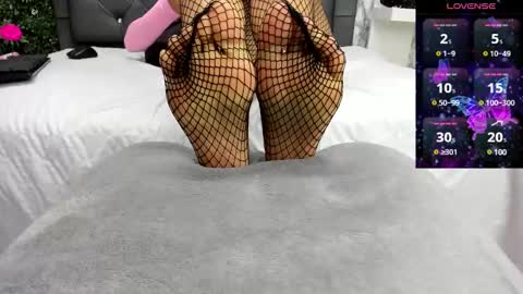 Perla Thompson online show from 12-22-24, 08:36