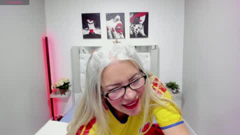 Perla online show from 07-03-26, 01:06