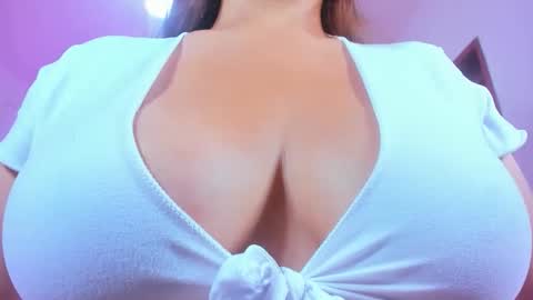 Snapshot of perlabeautiful chatting on 05-16-26, 10:36 PERLA online show from 05-16-26, 10:36