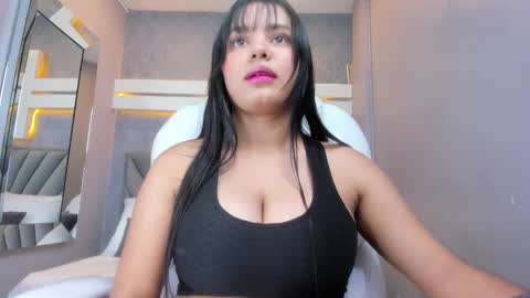 PERLA  online show from 02-14-25, 02:28