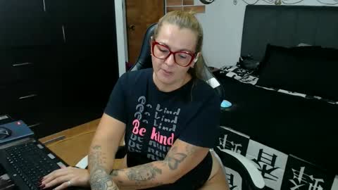 Snapshot of perlagoloza05 chatting on 05-08-26, 04:18 goloza online show from 05-08-26, 04:18
