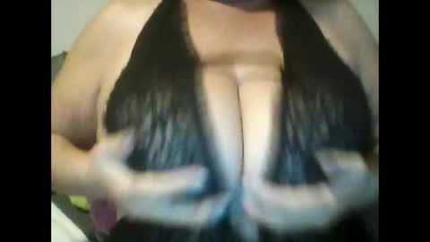 perlita070822 online show from 04-17-26, 02:25
