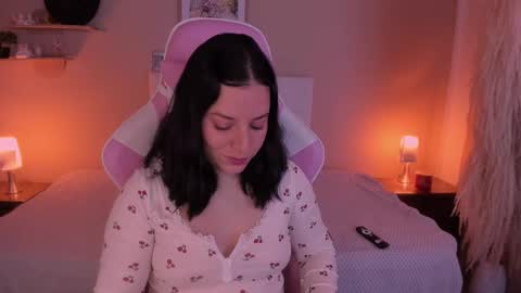 Marie online show from 03-26-26, 11:27