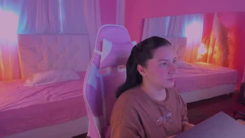 Marie online show from 04-30-26, 11:16