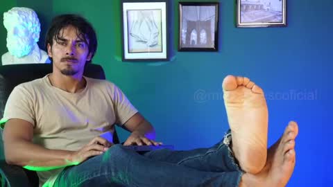 andres    online show from 02-12-25, 07:45