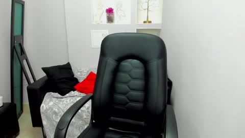 horror flying on the wings of the night.... online show from 04-05-26, 10:45