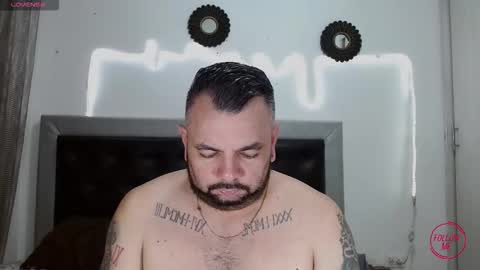 Snapshot of perverseveteranmanxxx chatting on 10-25-25, 05:37 Carlos online show from 10-25-25, 05:37