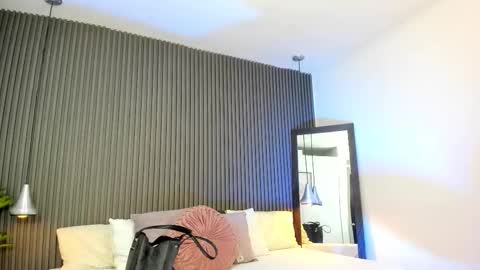 Lizza online show from 10-28-25, 11:36