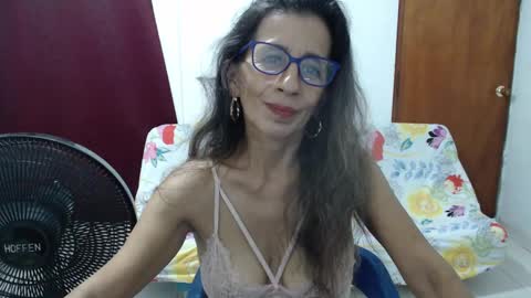 Snapshot of pervert_milf4uu_4 chatting on 02-22-25, 03:45 luz online show from 02-22-25, 03:45