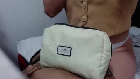 Snapshot of pervertt_nicole chatting on 02-16-25, 02:10 Nicole online show from 02-16-25, 02:10