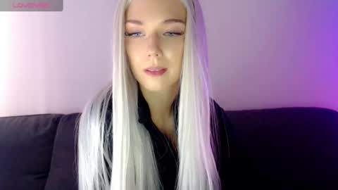 Isabella online show from 01-27-25, 11:32