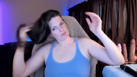 Kelly online show from 10-06-25, 06:49