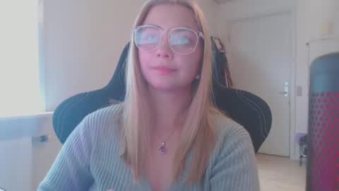 petalkiss online show from 09-10-25, 02:39