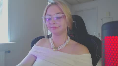 petalkiss online show from 09-16-25, 01:45