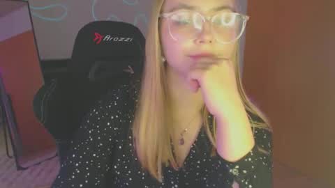 petalkiss online show from 09-19-25, 02:07