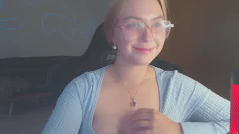 petalkiss online show from 09-24-25, 03:15