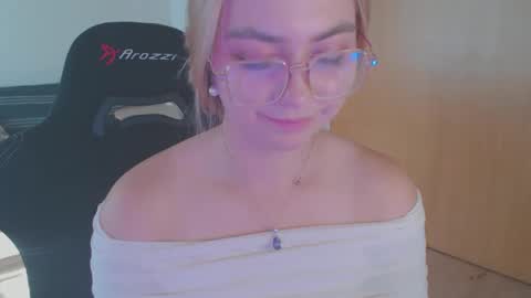 petalkiss online show from 09-27-25, 11:48