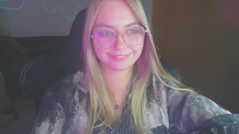 petalkiss online show from 10-01-25, 06:47