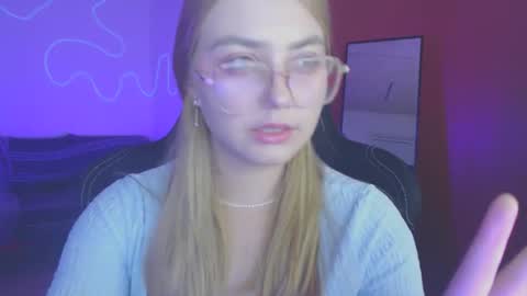 petalkiss online show from 10-13-25, 07:03