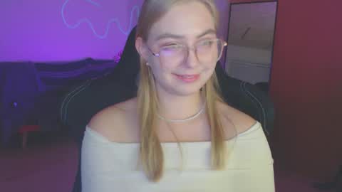 petalkiss online show from 10-15-25, 06:19