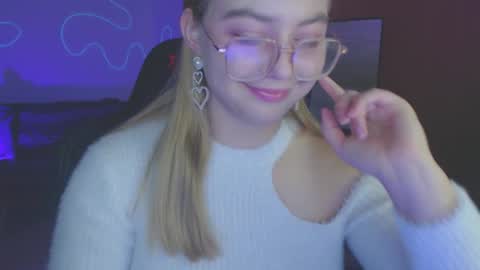 petalkiss online show from 10-17-25, 05:15