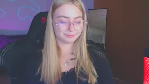 petalkiss online show from 10-24-25, 05:42