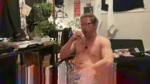 Snapshot of petehaze484617 chatting on 11-15-25, 10:26 Pete Haze online show from 11-15-25, 10:26