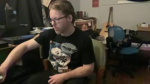 Snapshot of petehaze484617 chatting on 04-27-26, 04:32 Pete Haze online show from 04-27-26, 04:32