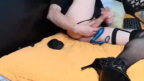 Snapshot of peter196888 chatting on 09-13-25, 10:42 peter196888 online show from 09-13-25, 10:42