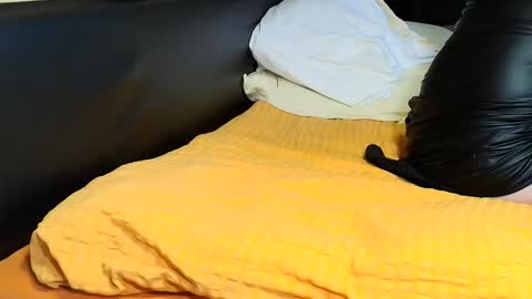 Snapshot of peter196888 chatting on 09-19-25, 10:43 peter196888 online show from 09-19-25, 10:43