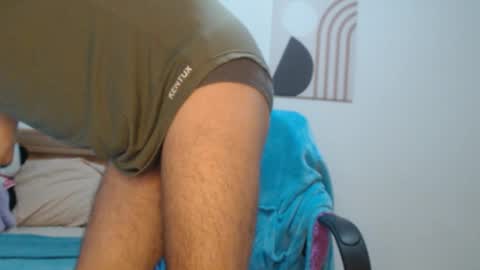 Snapshot of peter_x_annaud chatting on 11-08-25, 11:10 FELIPE online show from 11-08-25, 11:10