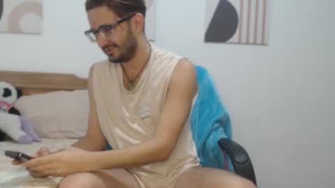 Snapshot of peter_x_annaud chatting on 11-15-25, 11:07 FELIPE online show from 11-15-25, 11:07