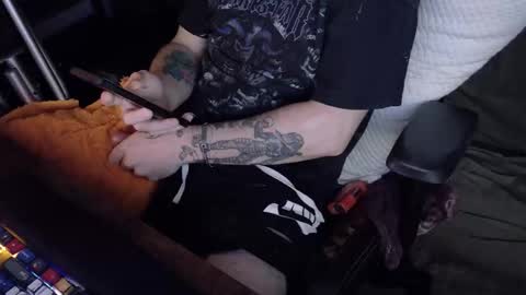 Snapshot of peterbeater2 chatting on 11-23-25, 02:39 peterbeater2 online show from 11-23-25, 02:39