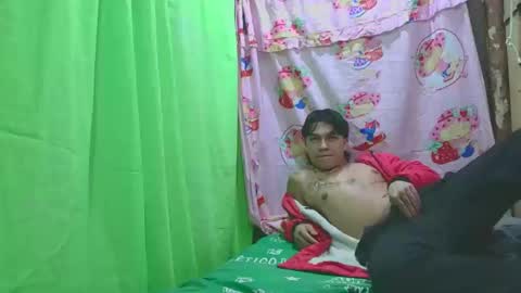 Snapshot of peteresmitd17 chatting on 12-14-25, 02:17 peteresmitd17 online show from 12-14-25, 02:17