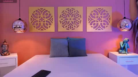 Alice   online show from 10-17-25, 06:43