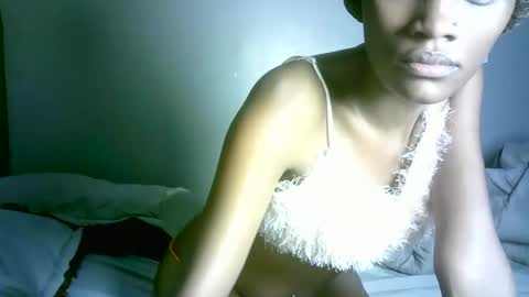 Snapshot of petite_africana001 chatting on 05-27-26, 04:20 petite_africana001 online show from 05-27-26, 04:20