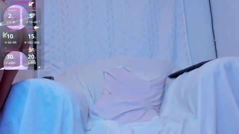 Snapshot of petite_amor chatting on 01-10-25, 04:12 petite_amor online show from 01-10-25, 04:12