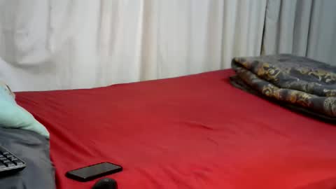 Snapshot of petite_anyaa chatting on 09-28-25, 08:09 Anya online show from 09-28-25, 08:09