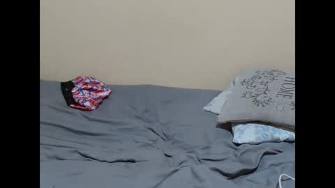 Snapshot of petite_bunni chatting on 05-26-26, 04:47 petite_bunni online show from 05-26-26, 04:47