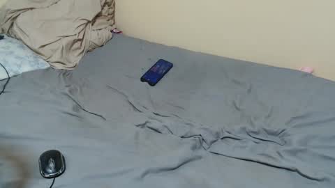 Snapshot of petite_bunni chatting on 06-05-26, 06:52 petite_bunni online show from 06-05-26, 06:52